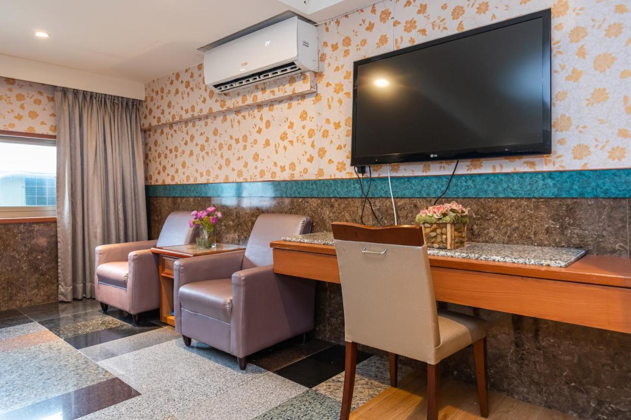 Yi Pin Business Hotel Taoyuan Exterior foto
