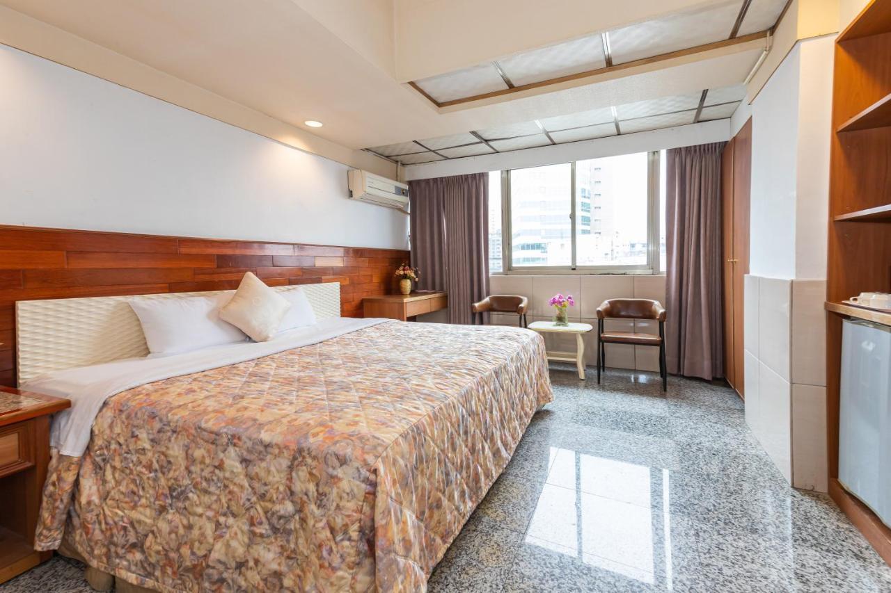 Yi Pin Business Hotel Taoyuan Exterior foto